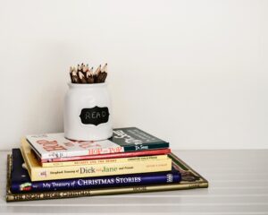 7 Amazing Things That Will Happen if You Read Books Before Bed