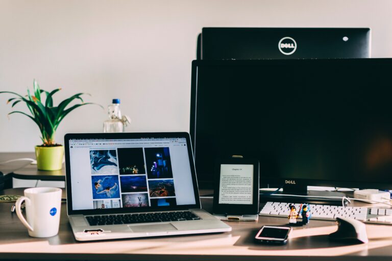 MacBooks vs. Dedicated eReaders