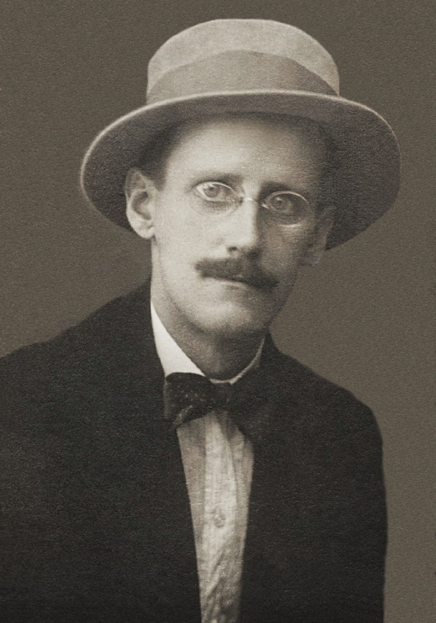 James Joyce and the Revolution of Narrative Form